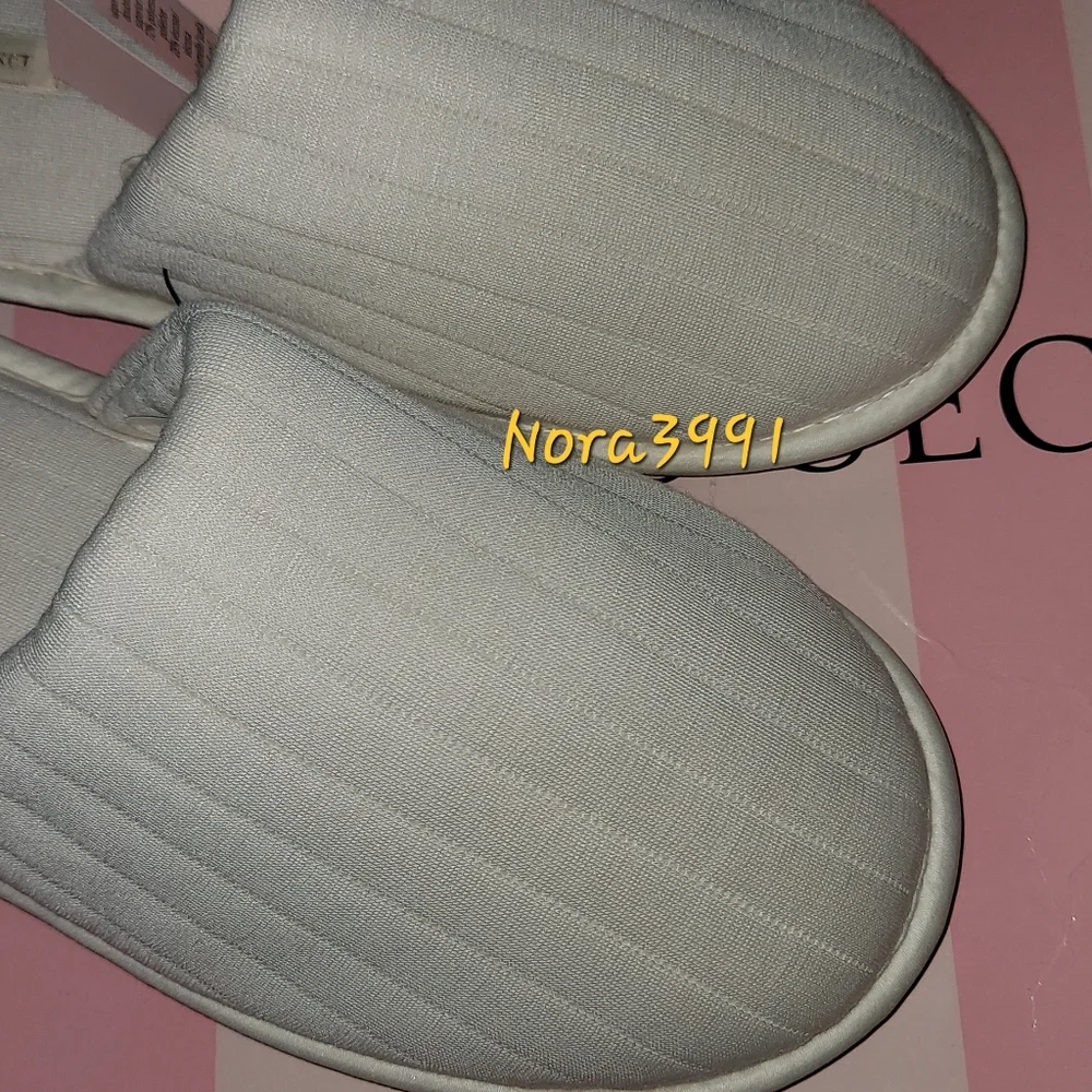 Victoria secret Slide size Medium NWT - Picture 5 of 8